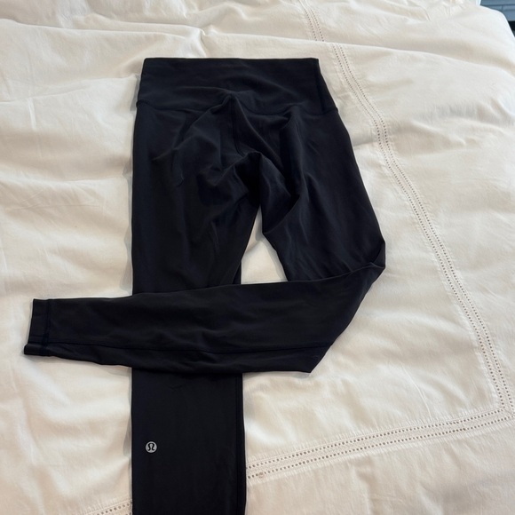 lululemon athletica Pants - lululemon athletica Black Wunder Train Leggings - size 6, 28in length